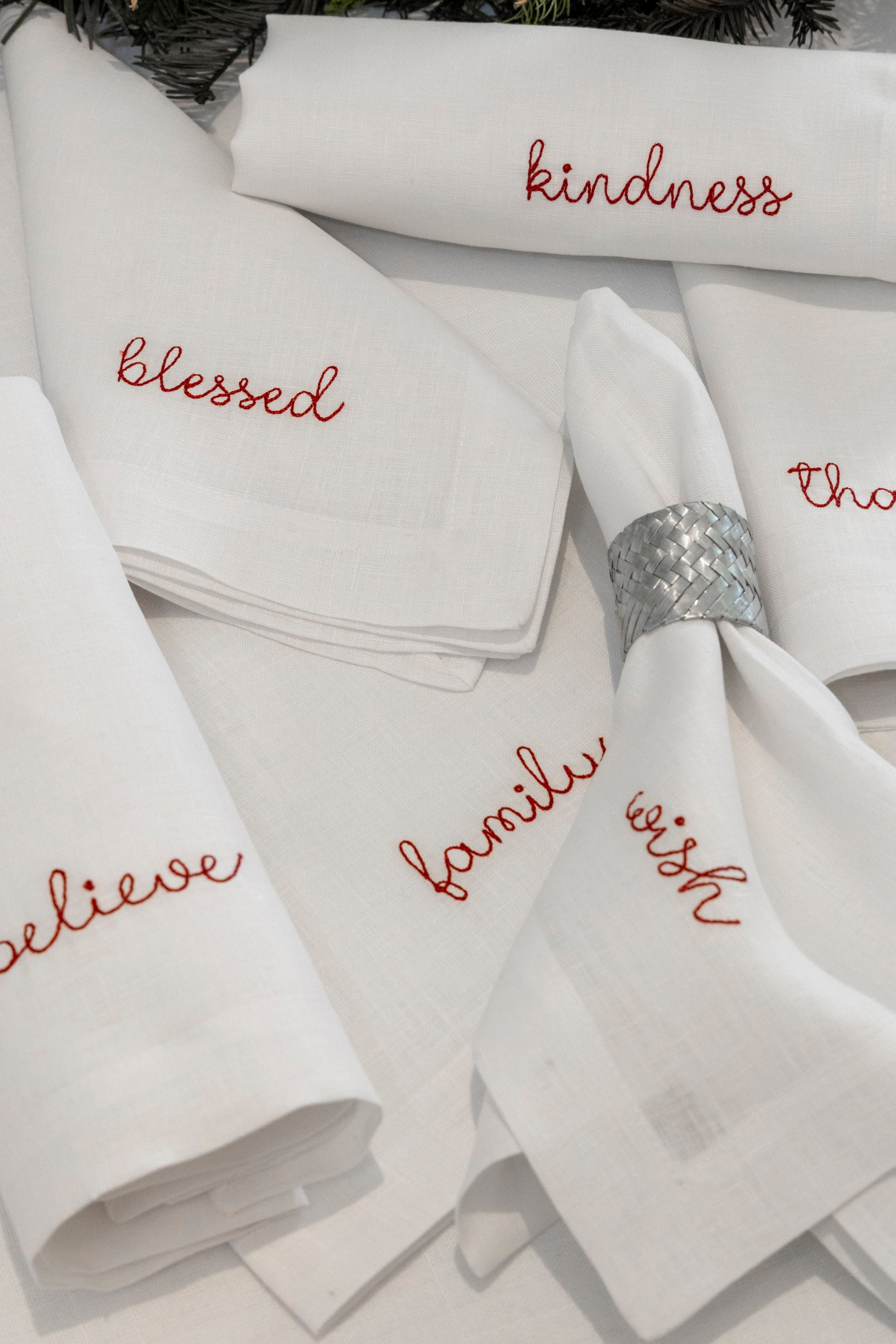 individual con servilleta de lino bordado palabras navidad - Barioles Casa