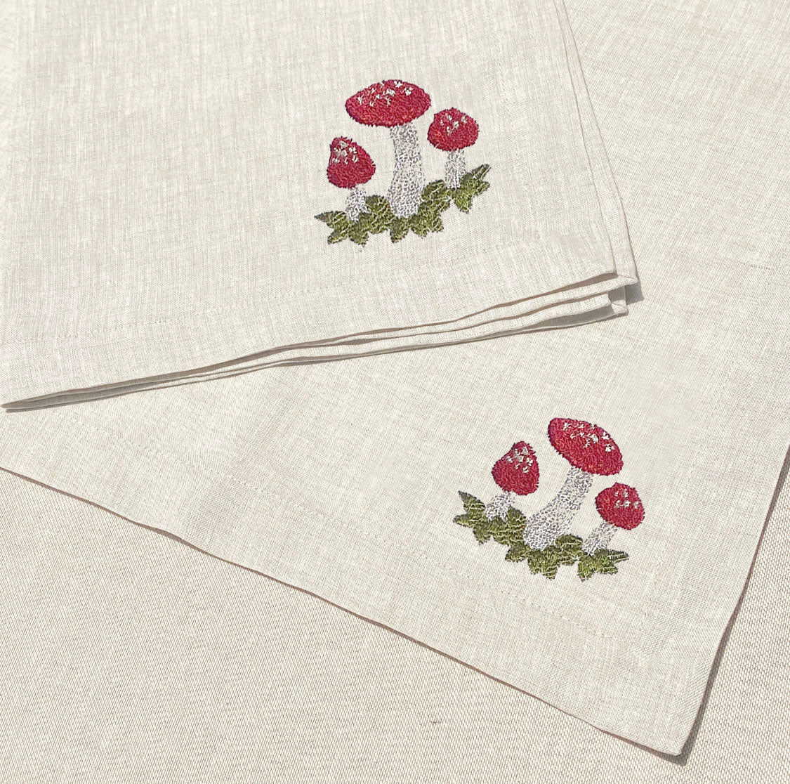 individual y servilleta de lino arena bordado hongos - Barioles Casa