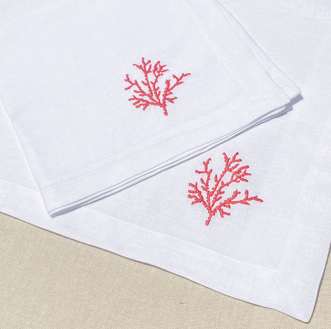 mantel individual con servilleta bordado coral mar